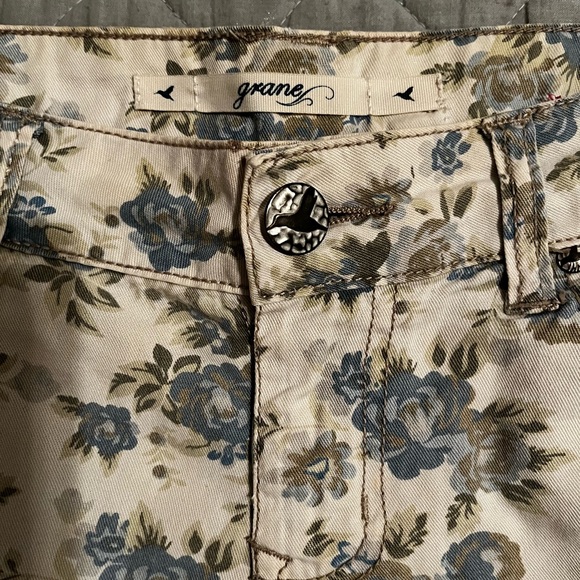 GRANE~FORAL SHORTS~7 - Picture 3 of 6